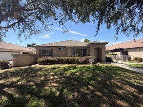Building Photo - 4401 Pebble Creek Dr