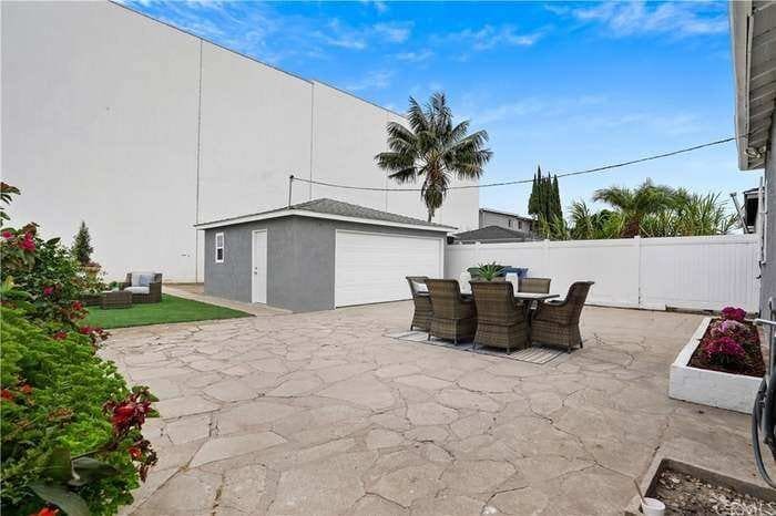 Building Photo - 3116 W 135th St