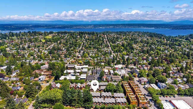 Building Photo - 3bd/3ba Seattle Townhome