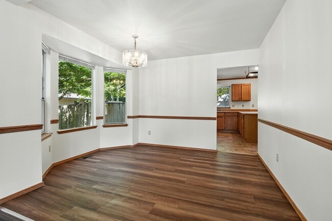 Building Photo - 3Bd/2.5Ba Kirkland Home