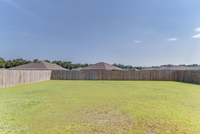 Building Photo - 1057 Enclave Cir