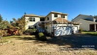 Building Photo - Large 3+ Bedroom Home in Port Orchard w/Ne...