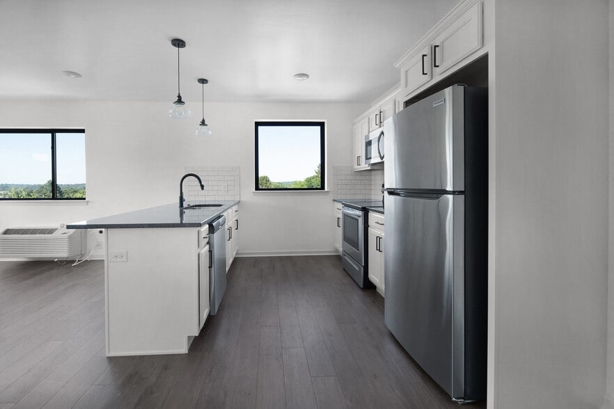 Interior Photo - The Onyx