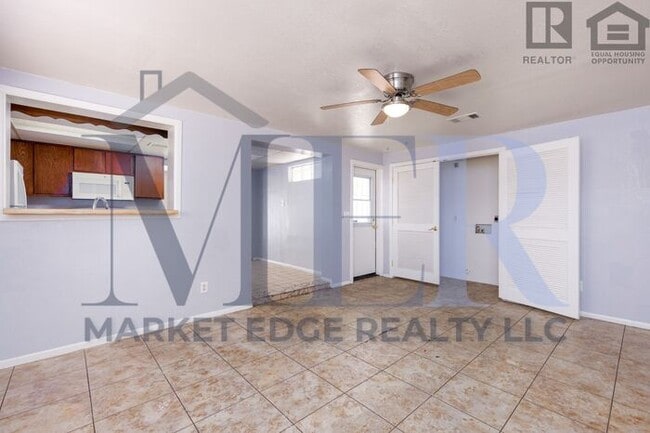 Building Photo - 3Bed/2Bath House at 19th/Camelback! $1599 ...