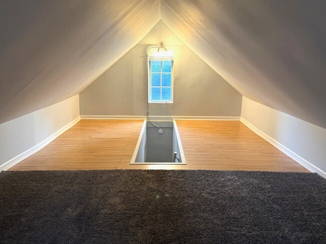 Building Photo - 1610 Goldenrod Terrace