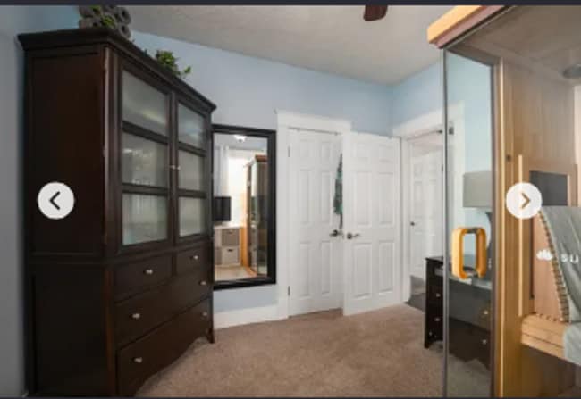 Building Photo - 4 Bedroom with a Hot Tub in the heart of t...