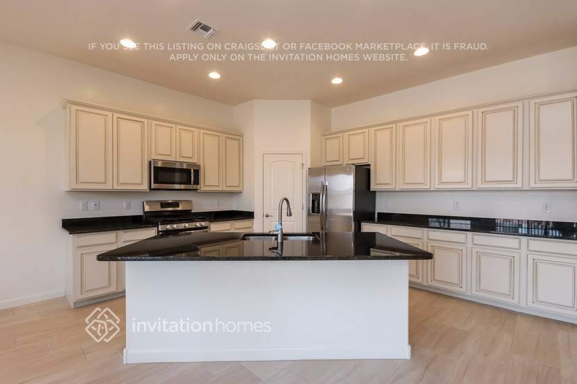 Building Photo - 19270 E Thornton Rd