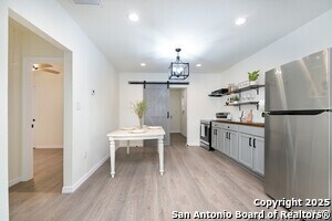 Building Photo - 118 Aganier Ave