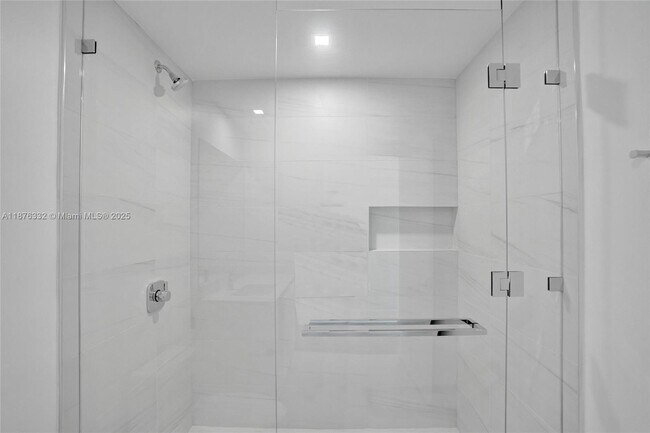 Building Photo - 900 N Ocean Blvd