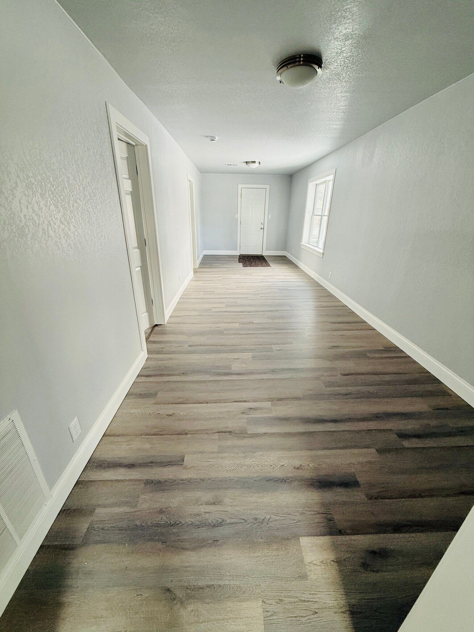 Building Photo - 1713 Maple St