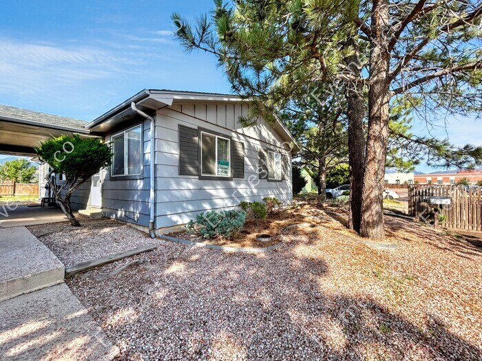 Primary Photo - 954 W Moreno Ave