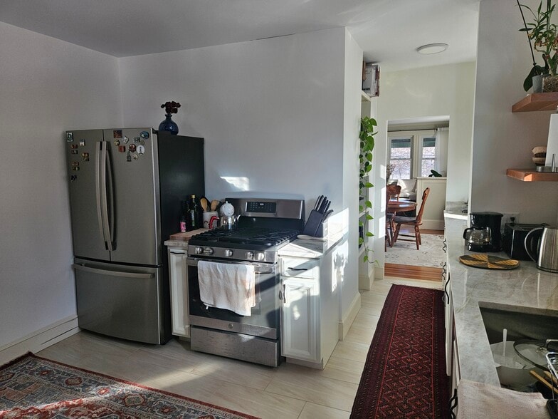 Building Photo - 66 California St