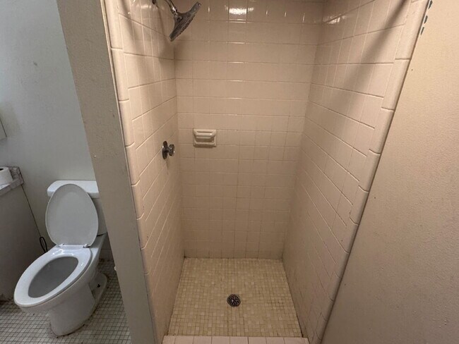 Building Photo - 2-Bed, 2-Bath Condo in Brown Deer