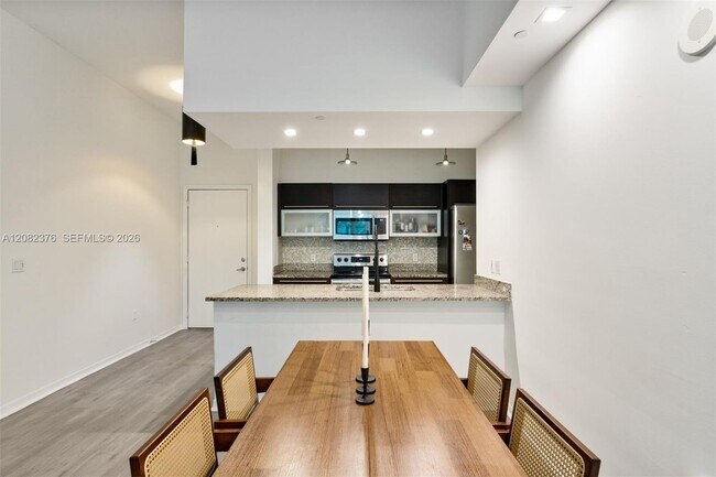 Building Photo - 951 Brickell Ave