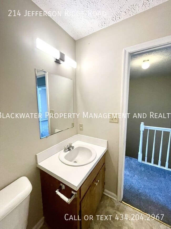 Building Photo - 214 Jefferson Ridge Rd