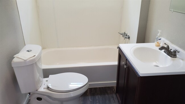 Building Photo - 214 W Republic St