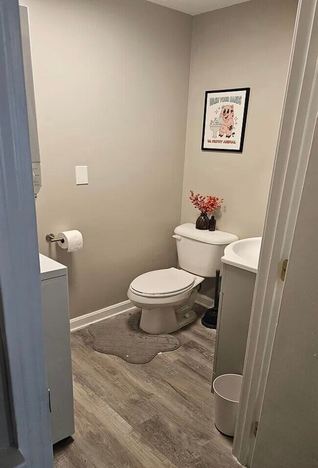 Building Photo - 520 Beech St