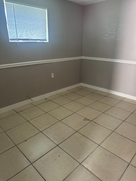 Primary Photo - 1064 N Tamiami Trl