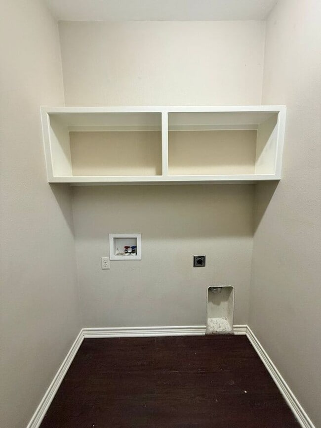 Building Photo - Tour Today! - Gorgeous 4 Bedroom Home in The Ranch Subdivision- Flint!