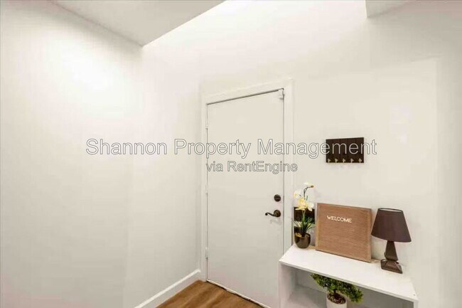 Building Photo - 712 Ruthven St