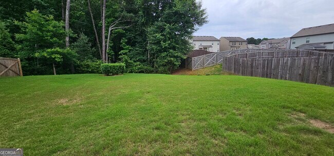 Building Photo - 352 Newshaw Dr