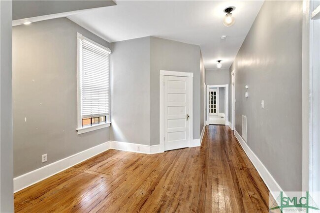 Building Photo - 110 W 31st St