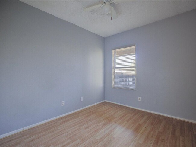 Building Photo - 2 Bedroom 2 Bathroom Retreat with Community Pool & Spa!