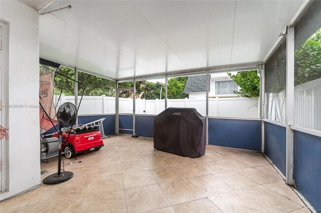 Building Photo - 6797 SW 40th St