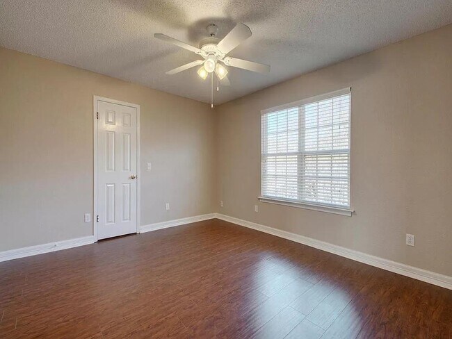 Building Photo - 15410 Cambria Cove