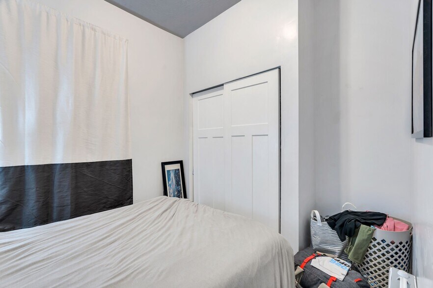 Building Photo - 854 S 700 E