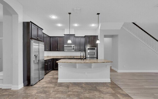 Building Photo - 4431 Vista Point Ln