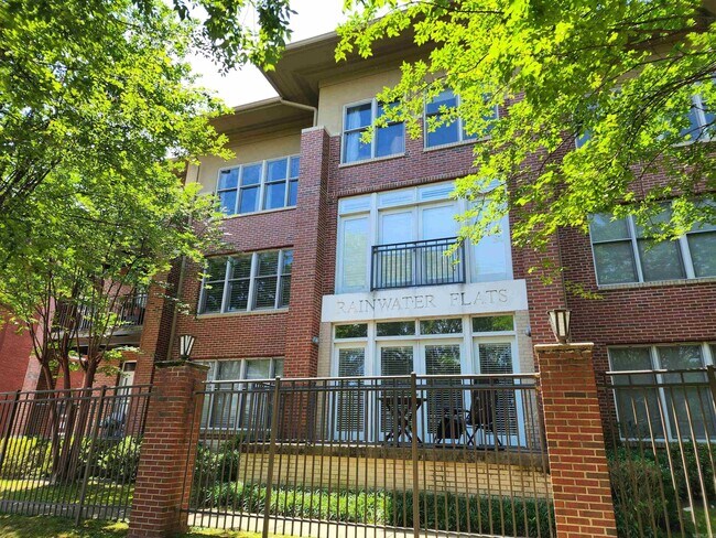 Building Photo - 515 E Capitol Ave