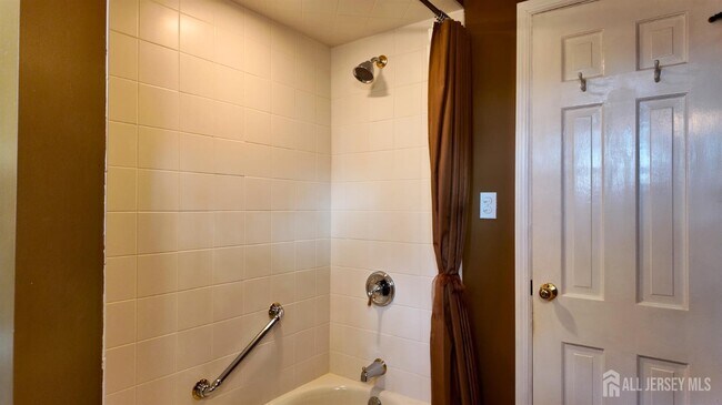 Building Photo - 221 Wyckoff Ave