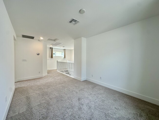Building Photo - 8044 Texas Hls St