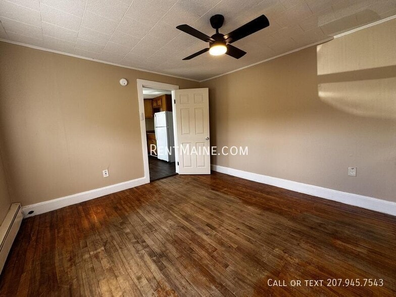 Building Photo - 172 College Ave