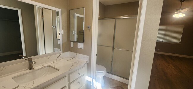 Building Photo - Updated 3 Bedroom 2 Bathroom Home in Pocke...