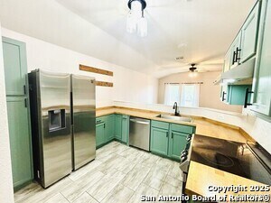 Building Photo - 7226 Comet Manor