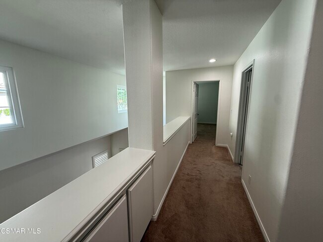 Building Photo - 5615 Roundtree Pl