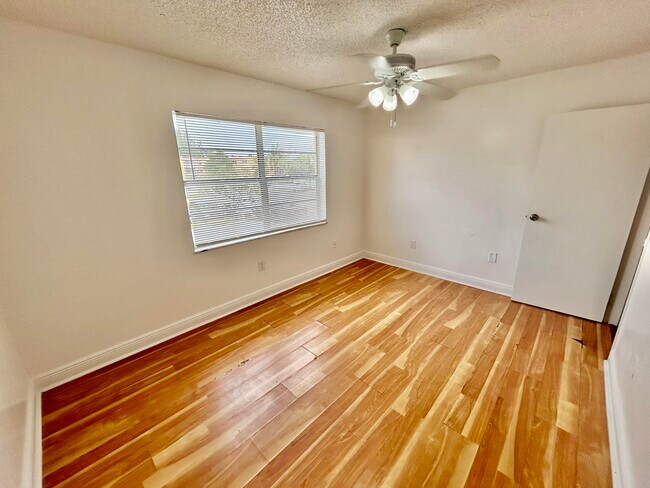 Building Photo - 4314 NW 9th Ave