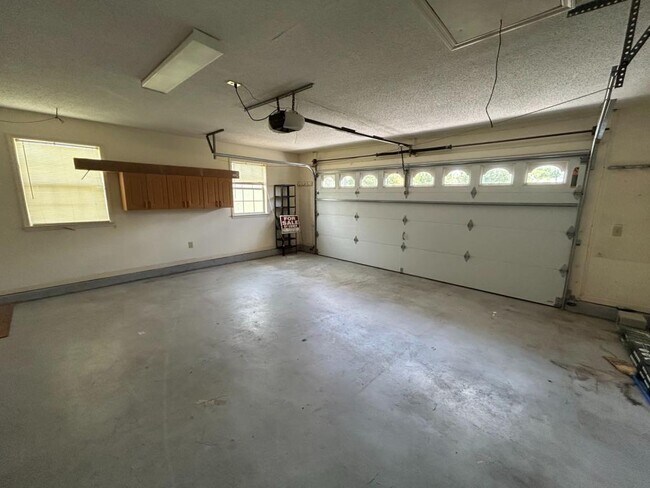 Building Photo - 1201 Formby Ct