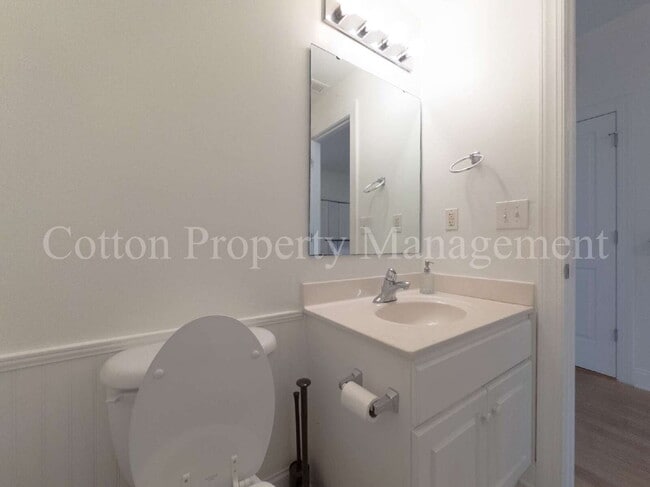 Building Photo - 120 S 9th St