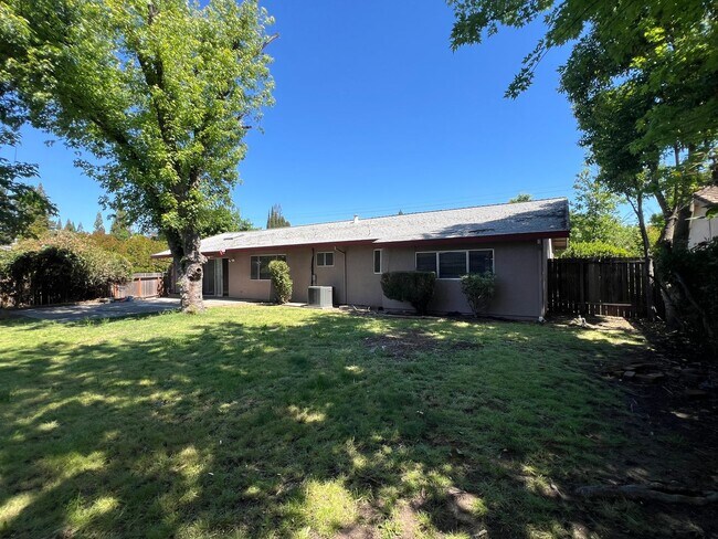 Building Photo - SPACIOUS 3 BED HOME IN ROCKLIN!!