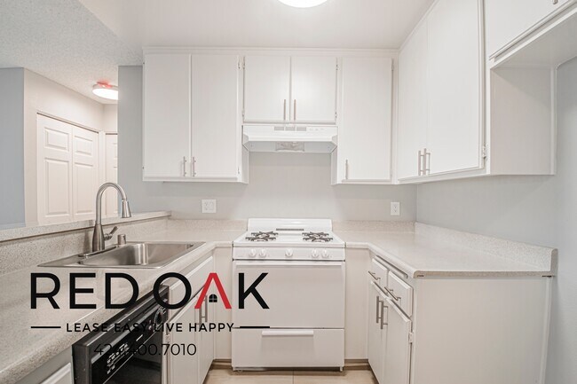 Building Photo - 3718 E Fountain St