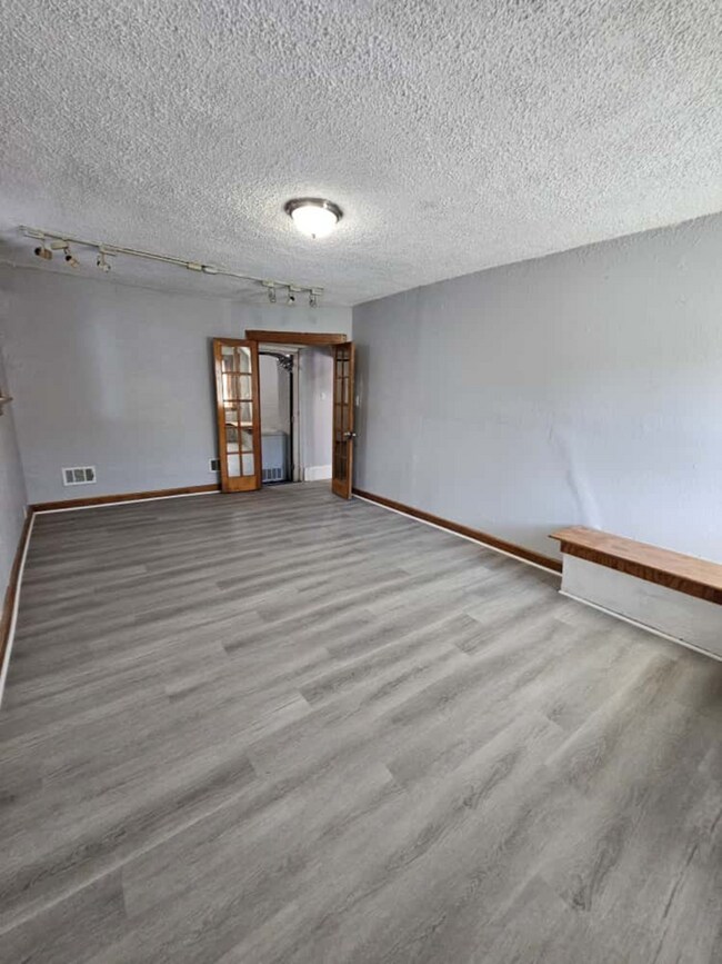 Building Photo - Updated 3 Bedroom + Free TV & PS5 with Move-In!!