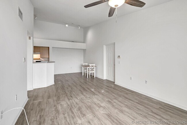Building Photo - 920 Villa Cir