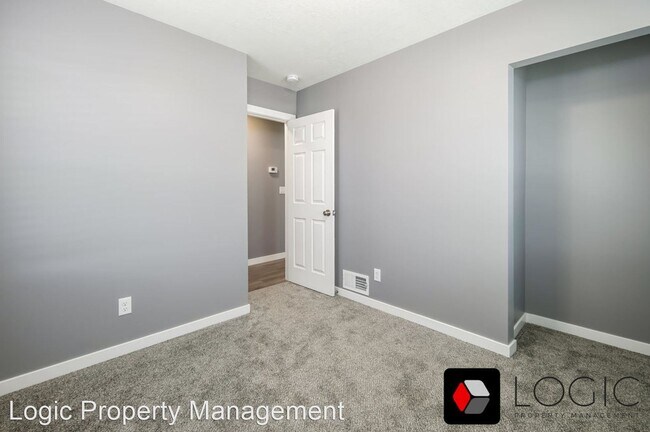 Building Photo - 4 br, 2 bath House - 4050 Porter Ave.