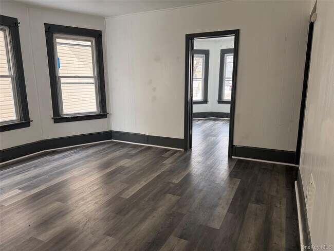 Building Photo - 210 N Hamilton St