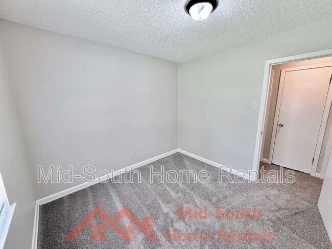 Building Photo - 3191 Parham St