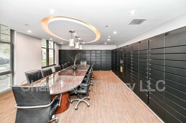 Building Photo - 1021 N Garfield St