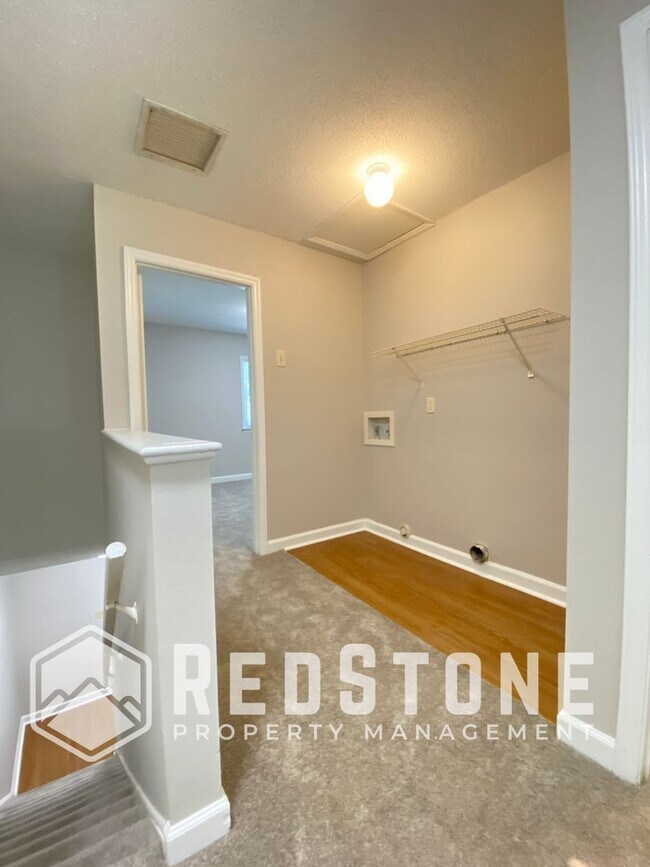 Building Photo - 727 S Broad St